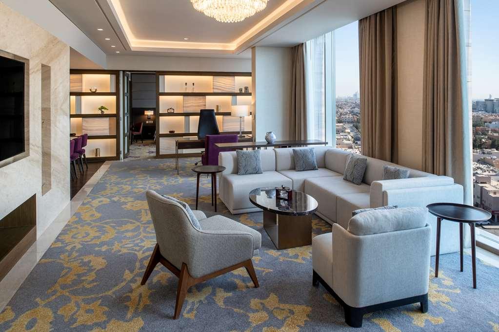 Doubletree Suites By Hilton - Riyadh Financial District Phòng bức ảnh