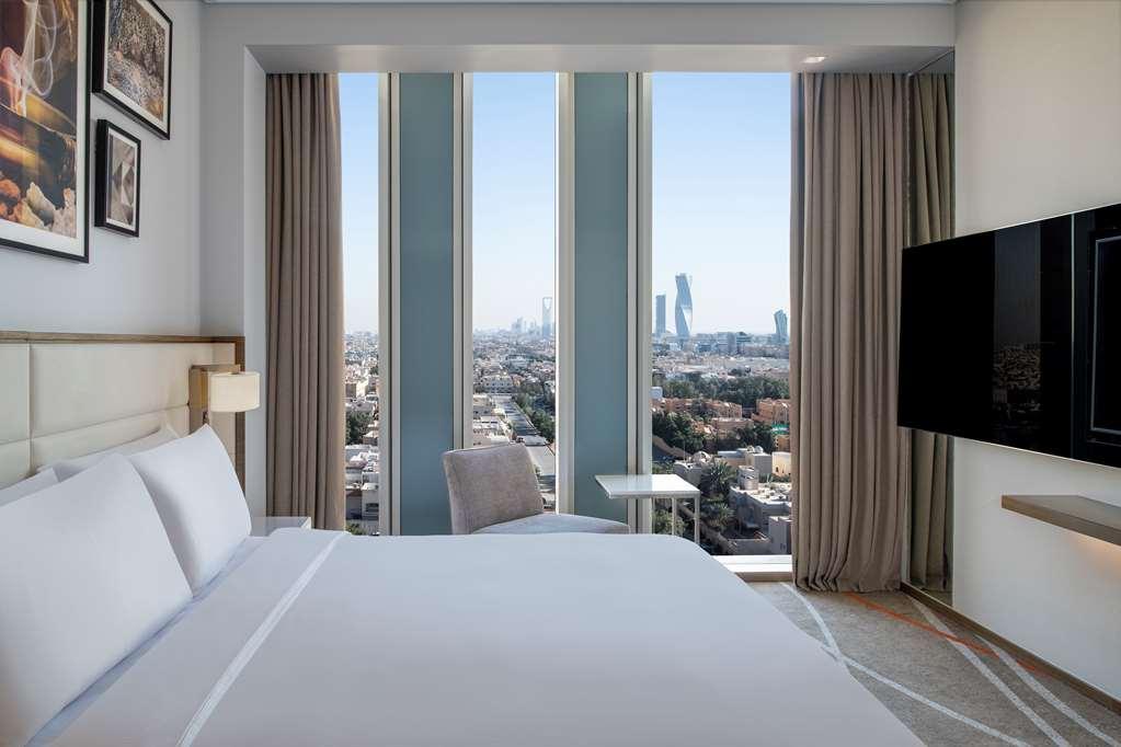 Doubletree Suites By Hilton - Riyadh Financial District Phòng bức ảnh